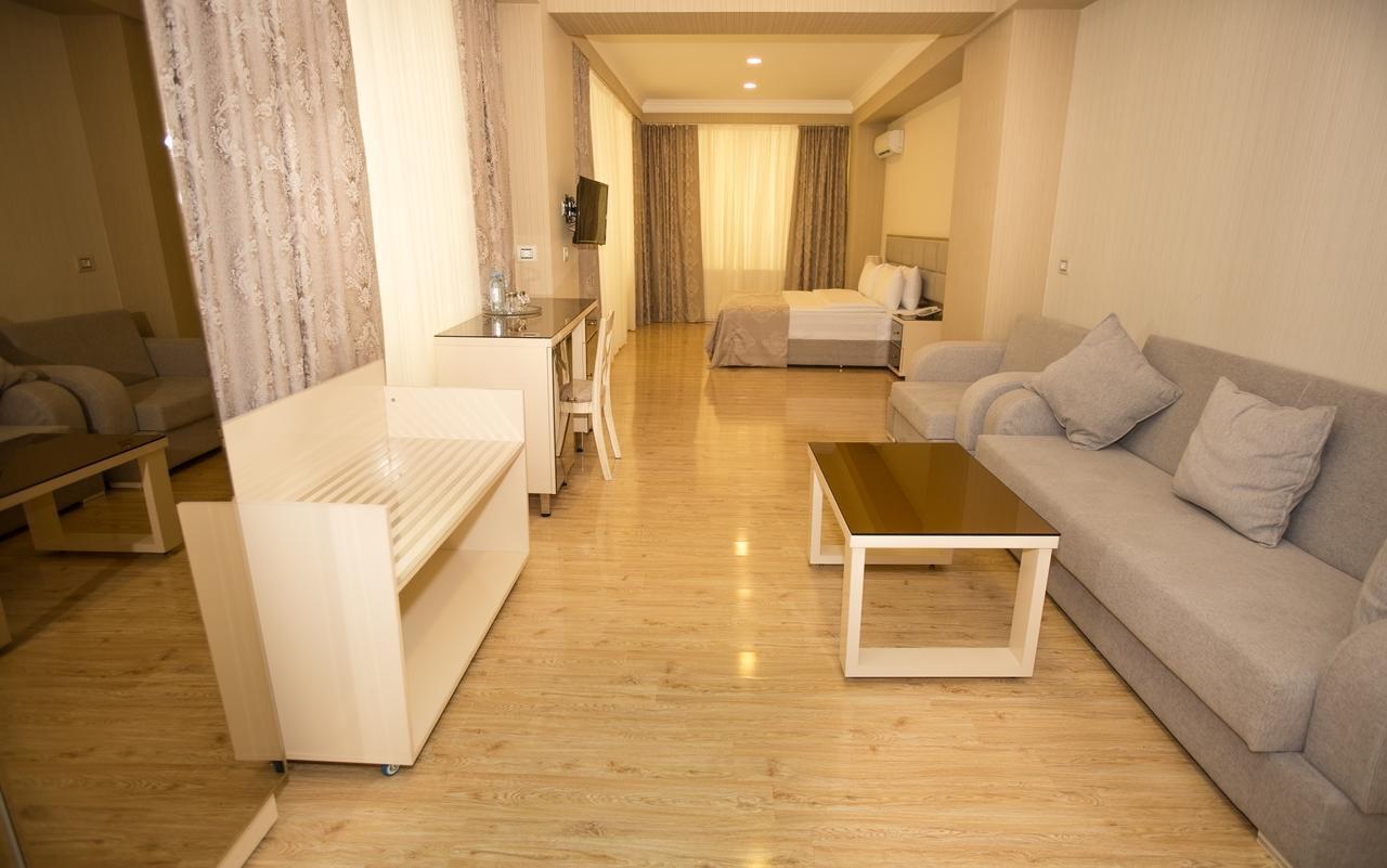 Rusel Hotel Baku Bagian luar foto