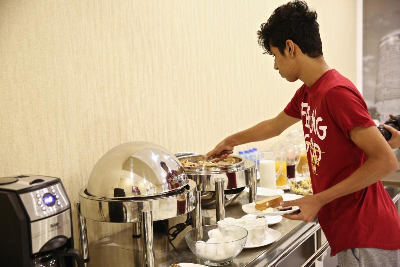 Rusel Hotel Baku Bagian luar foto